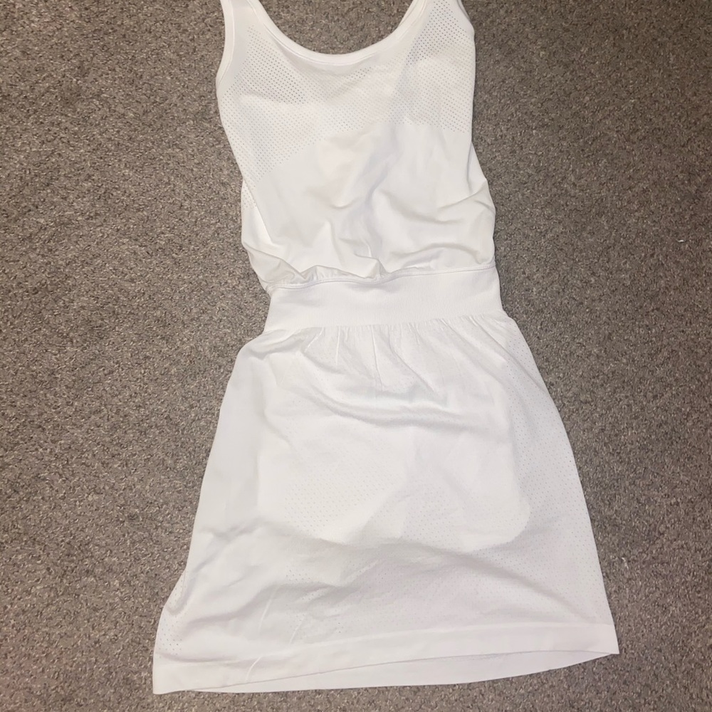 NWOT Lululemon Flex on Court Dress - Picture 4 of 7